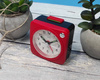 Budzik JVD SR220.11 mały 5,6 cm podświetlenie drzemka