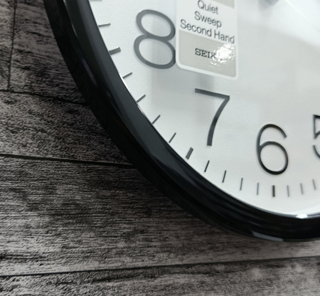 Zegar ścienny SEIKO QXA847K 31 cm czarny cichy mechanizm